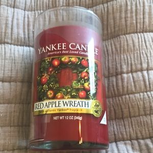 Yankee Candle Red Apple Wreath